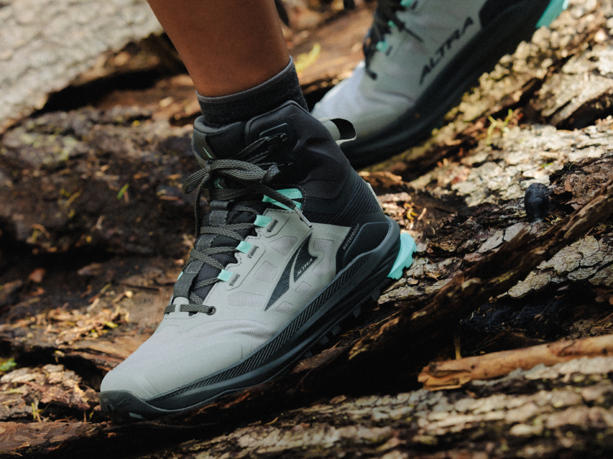 ALTRA Lone Peak 9 Waterproof Mid - Women's