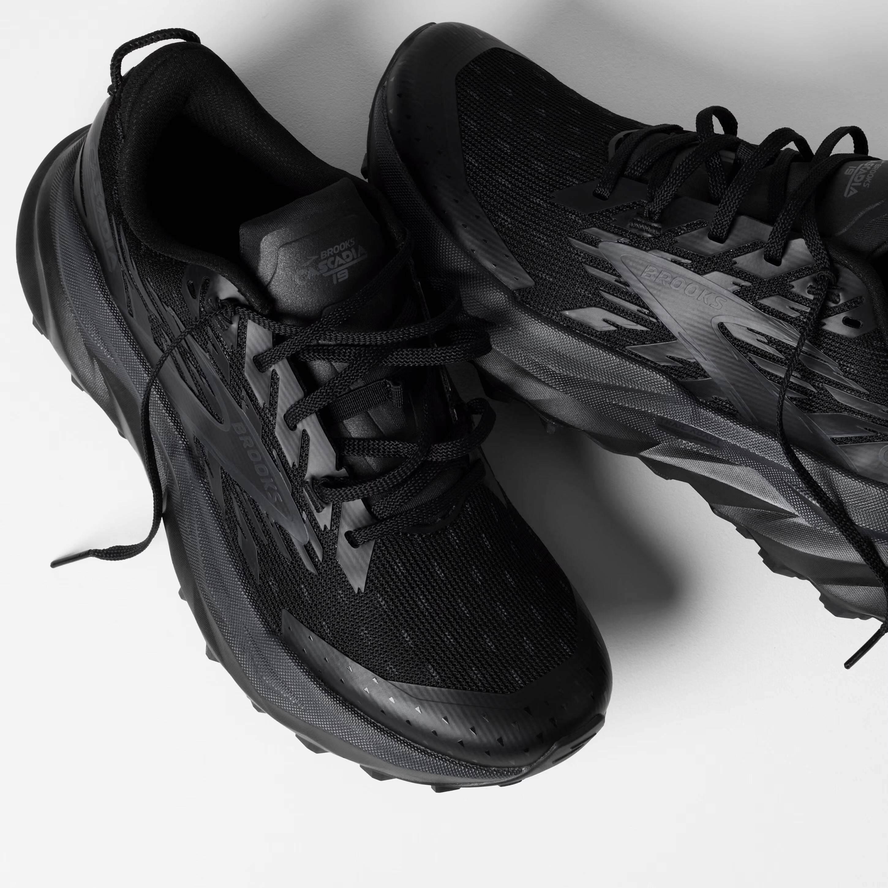 BROOKS Cascadia 19 - Men's